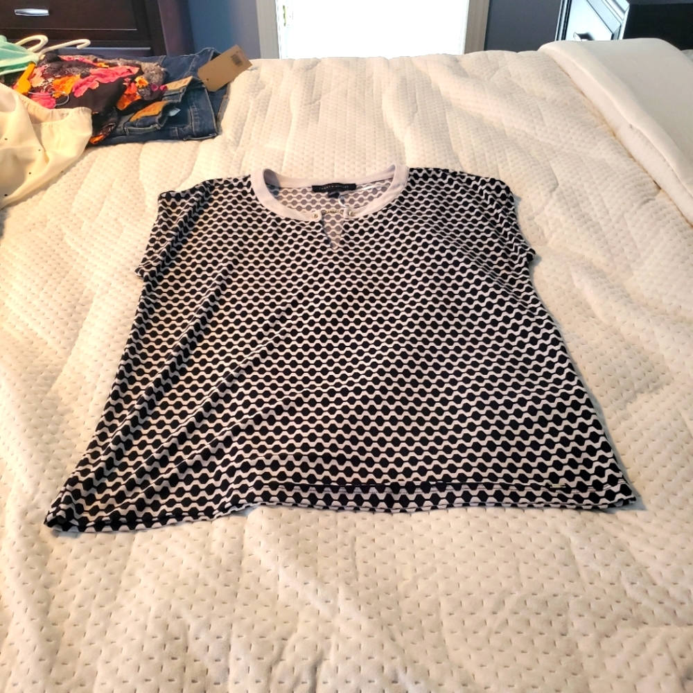 Sz Medium Tommy Hilfiger Shirt